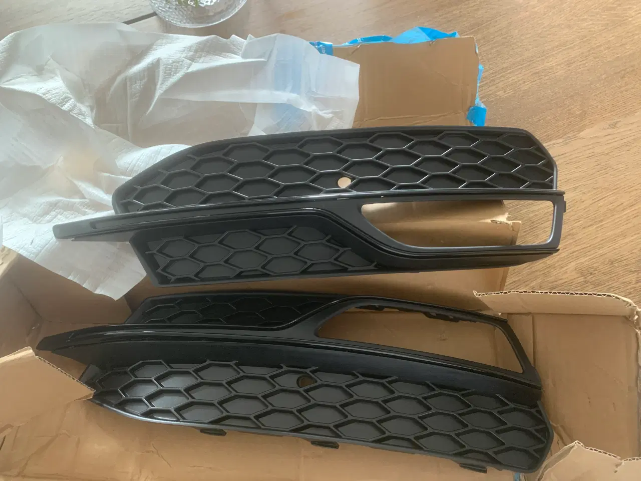 Billede 1 - Audi A4 front gril til tog lygter 2 stk