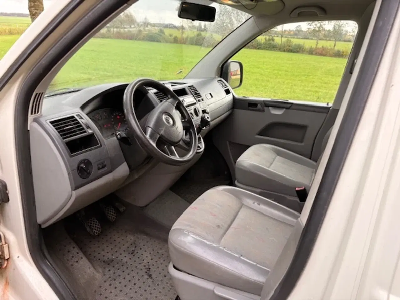 Billede 7 - VW Transporter 2,5 TDi 130 Kassevogn kort 4d