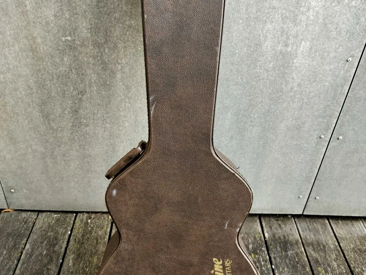 Billede 1 - Brun flight case til Takamine guitar 