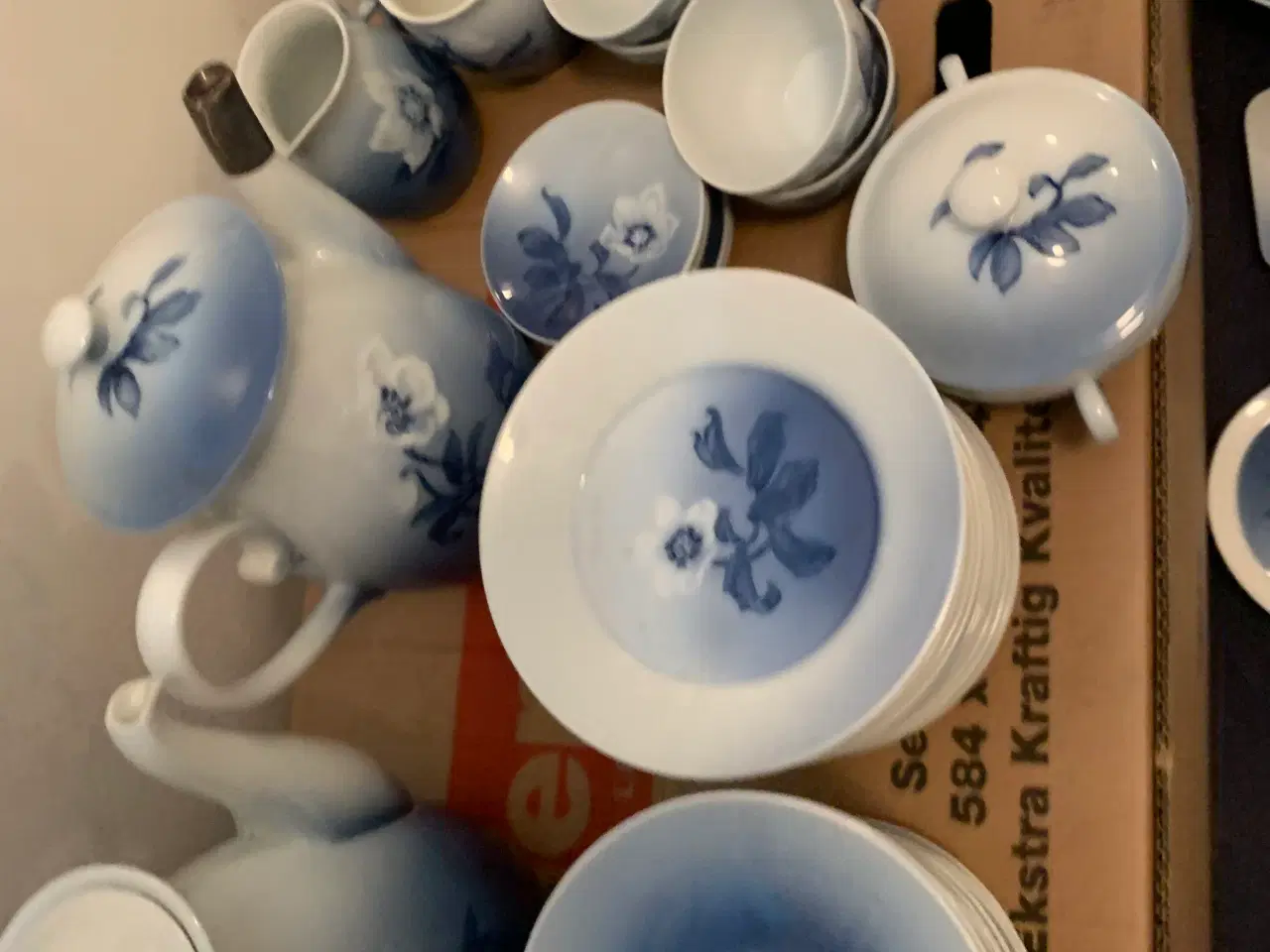 Billede 17 - Fint Julerose stel