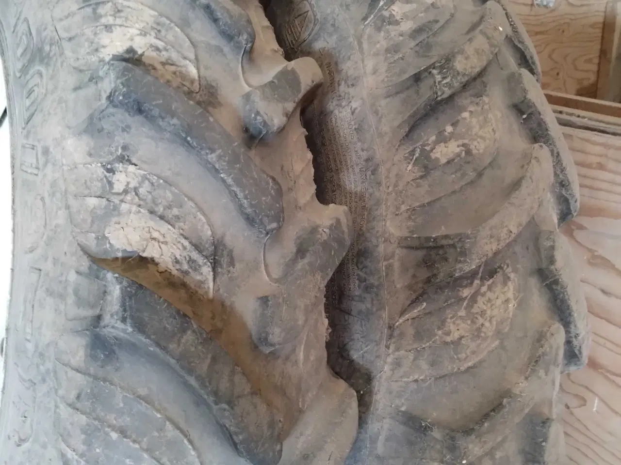 Billede 2 - Sprøjte hjul  270/95R32 og 300/95R46