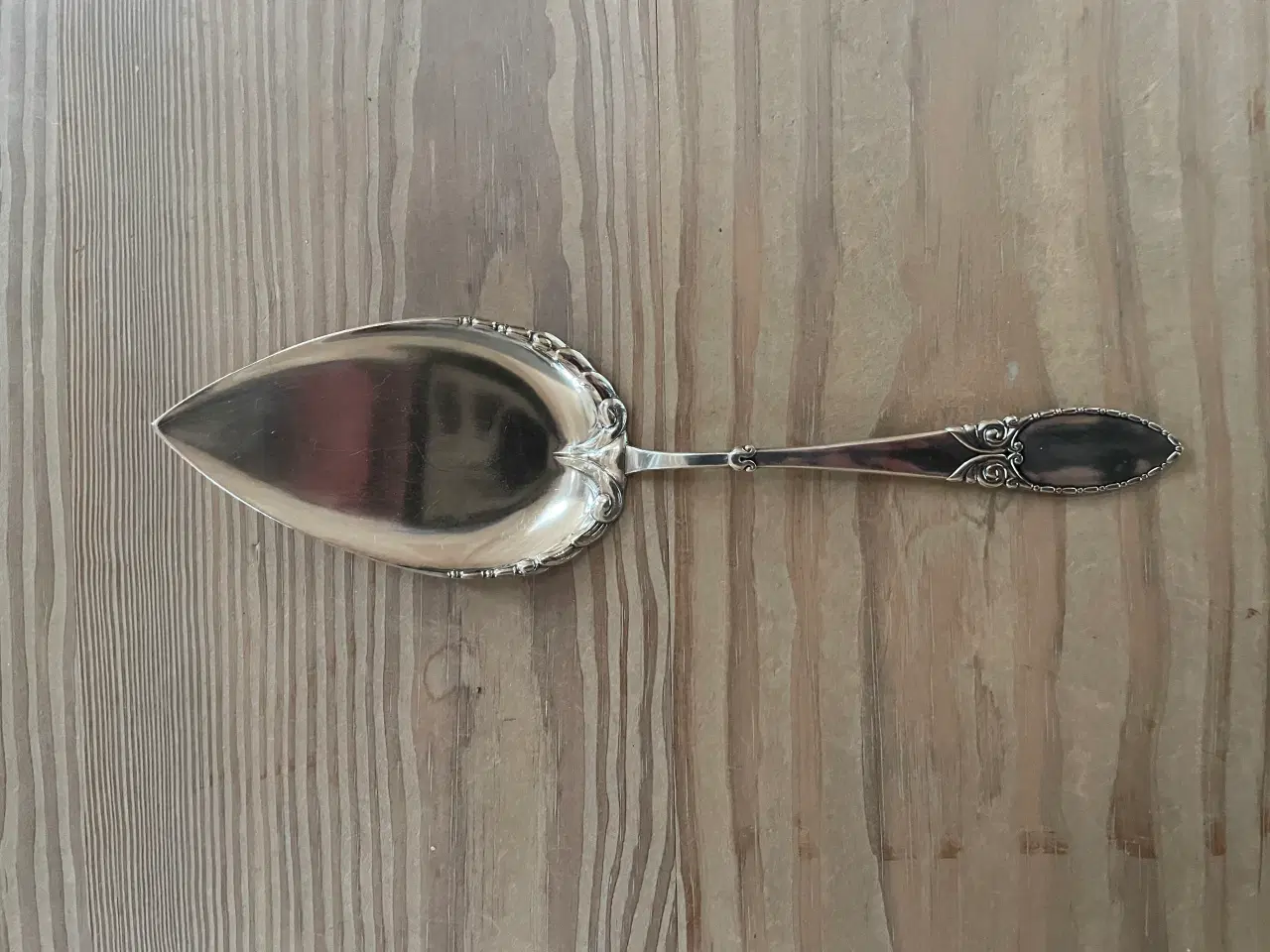 Billede 1 - Kagespade totårnet fra M&TB Danmark. 