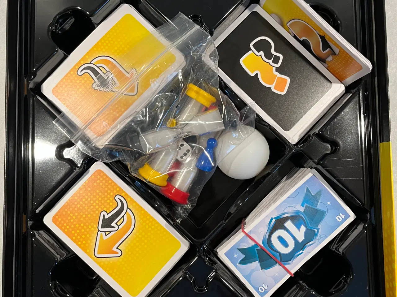 Billede 4 - Tactic Skal Vi Vædde? Brætspil med kort og terning