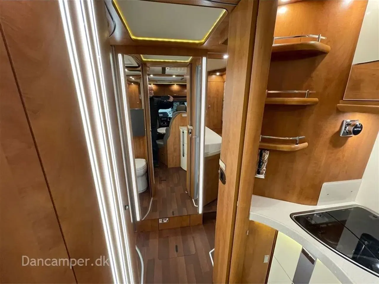 Billede 21 - 2017 - Carthago chic c line II   RESERVERET -Luxus autocamper med næsten alt i udstyr, kun kørt 39.500 km  - Kommissionsalg