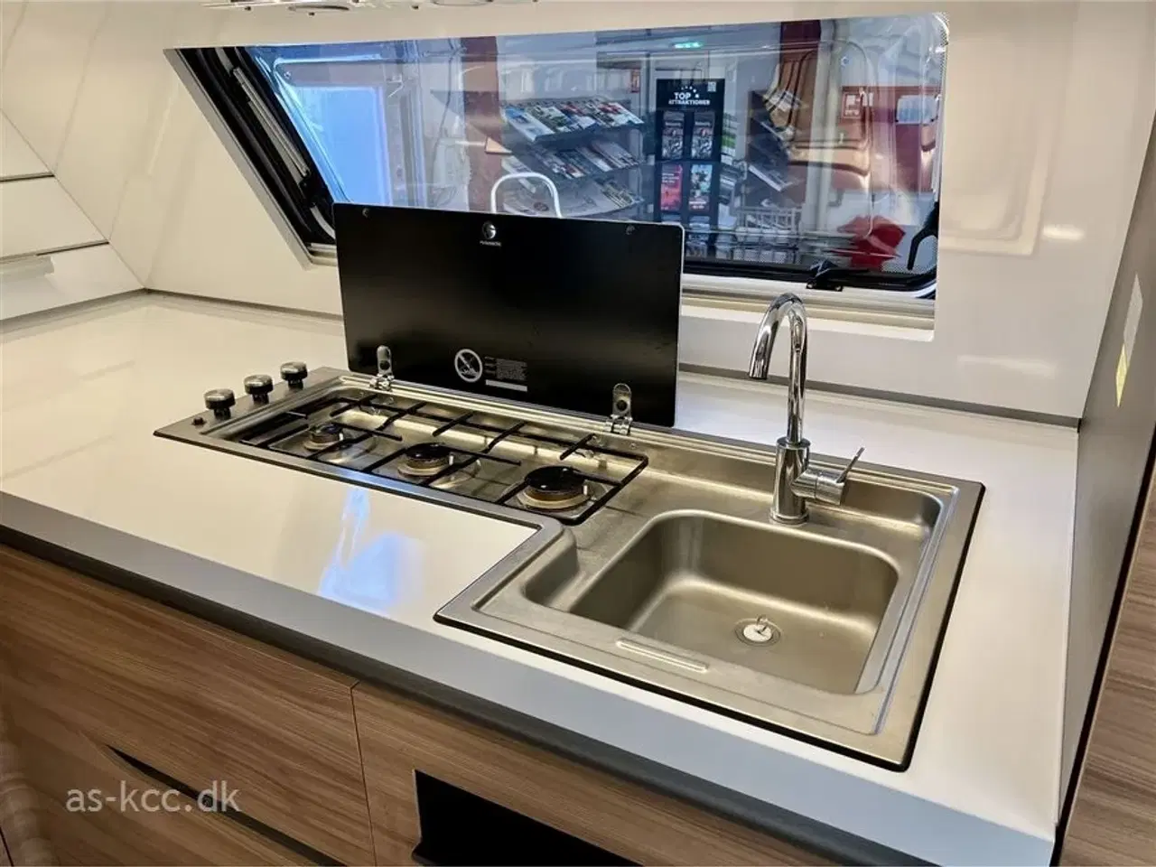 Billede 6 - 2021 - Adria Alpina 663 HT Alde Centralvarme   Adria Alpina 663 HT årg. 2021. 4 sovepladser, 6 siddepladser