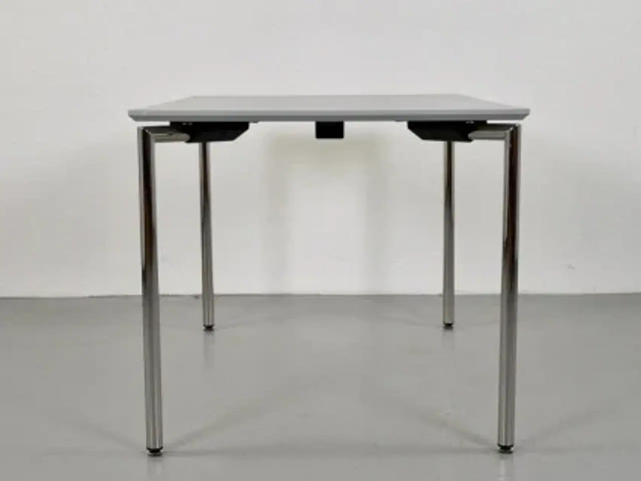 Billede 3 - Konferencebord med grå plade og ben i krom
