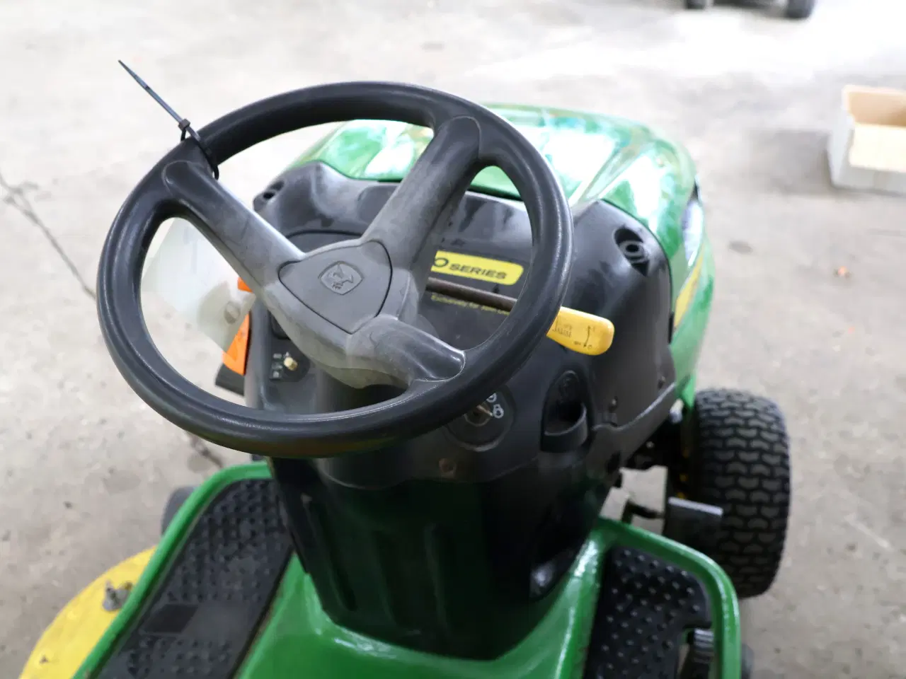 Billede 9 -  John Deere LA115 havetraktor 19,5hk