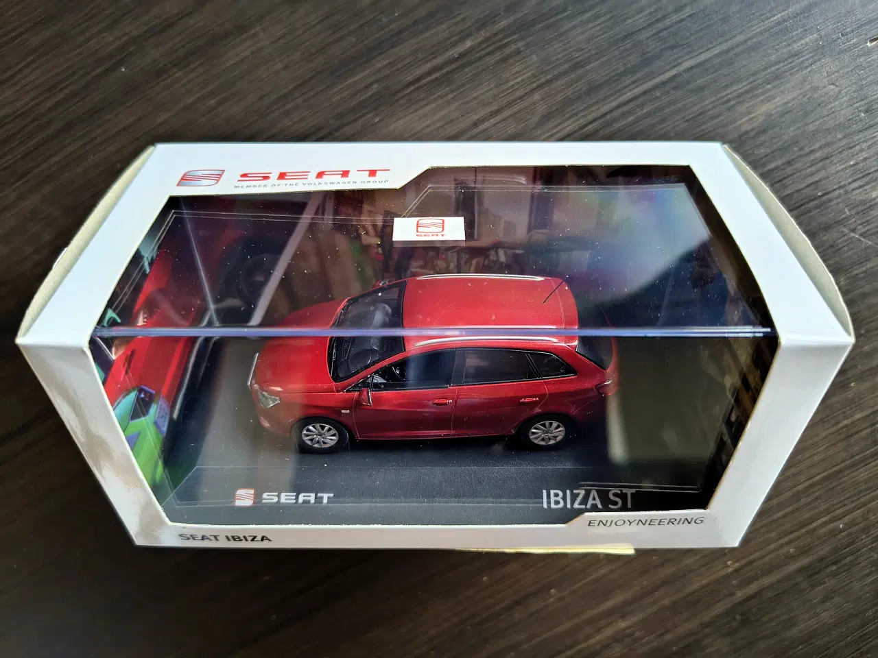 Billede 2 - Seat Ibiza ST modelbil rød 1:43