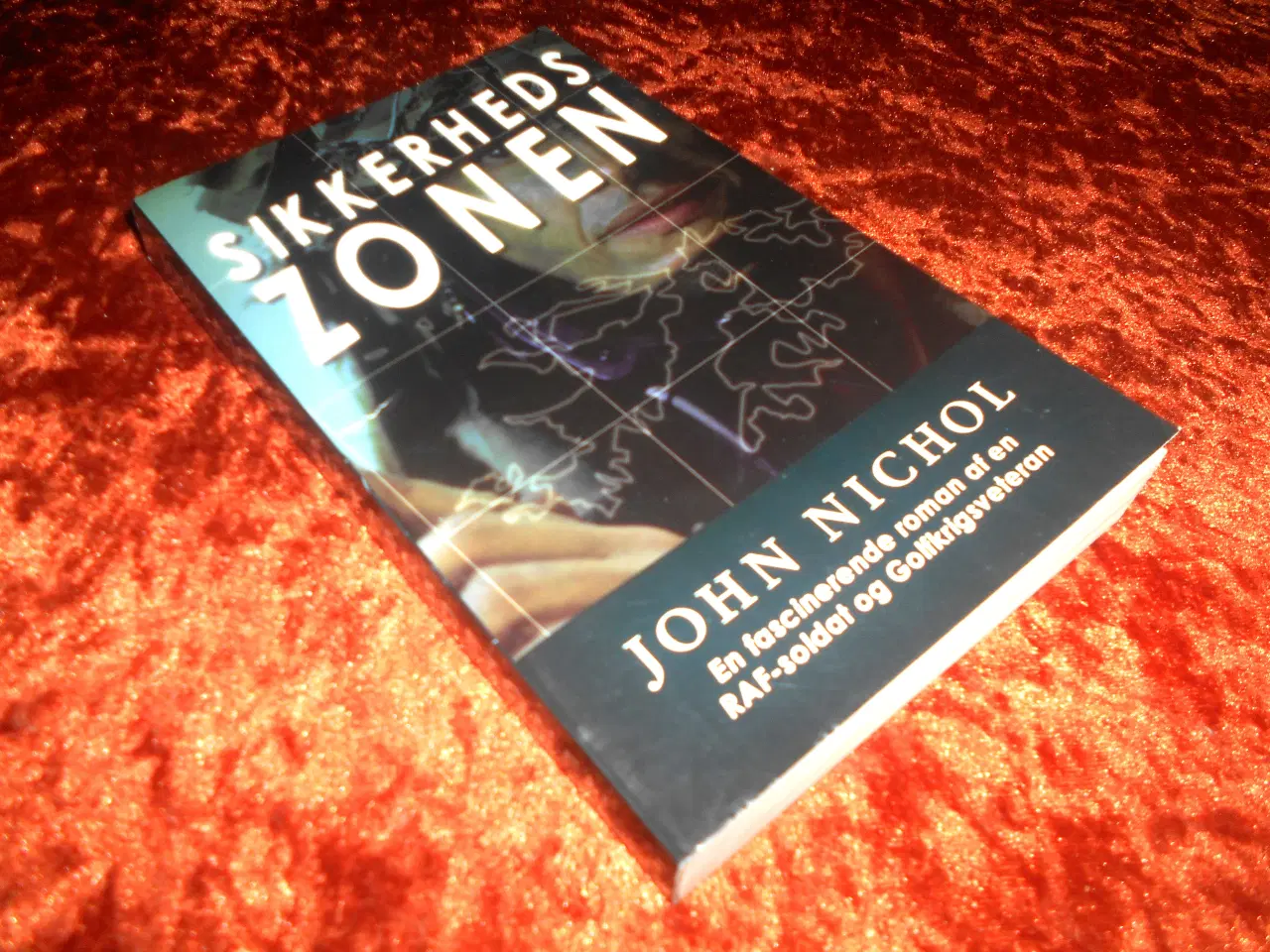 Billede 1 - Sikkerhedszonen, John Nichol,