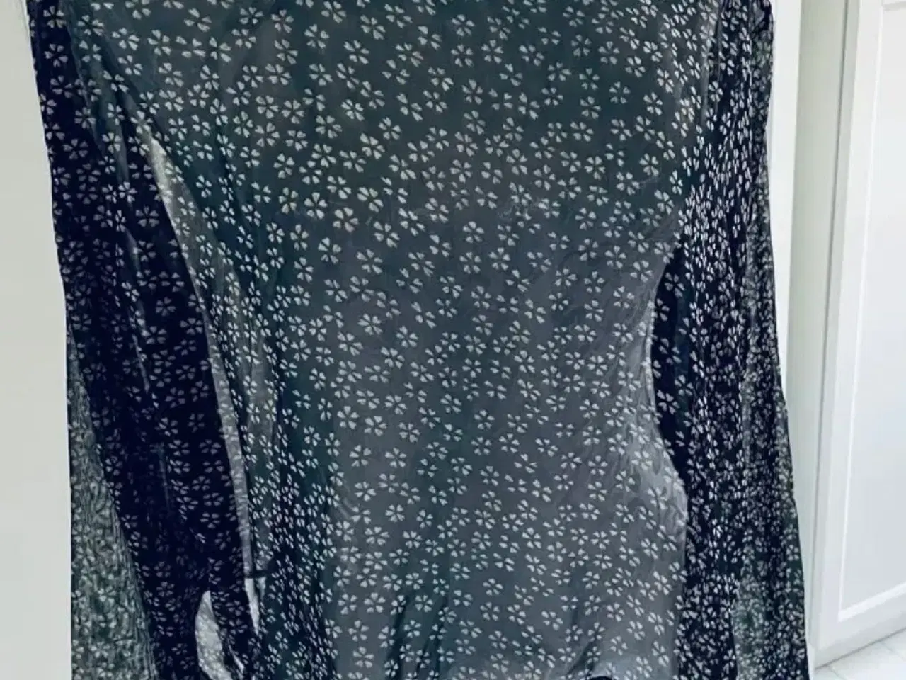 Billede 1 - Bluse fra Ofelia