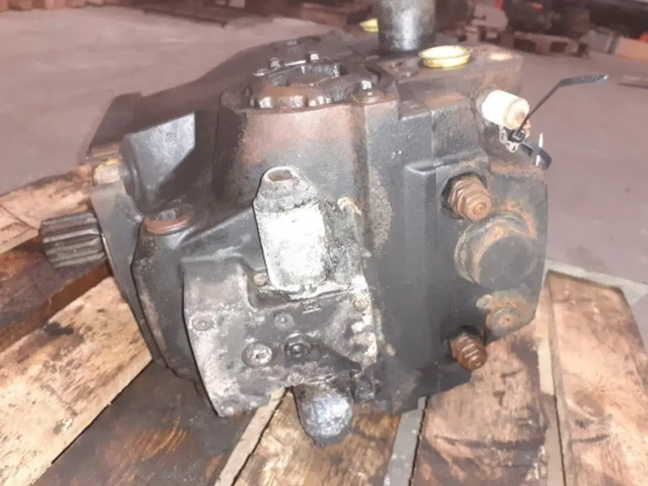 Billede 7 - New Holland CR9090 Hydrostatpumpe 87672069