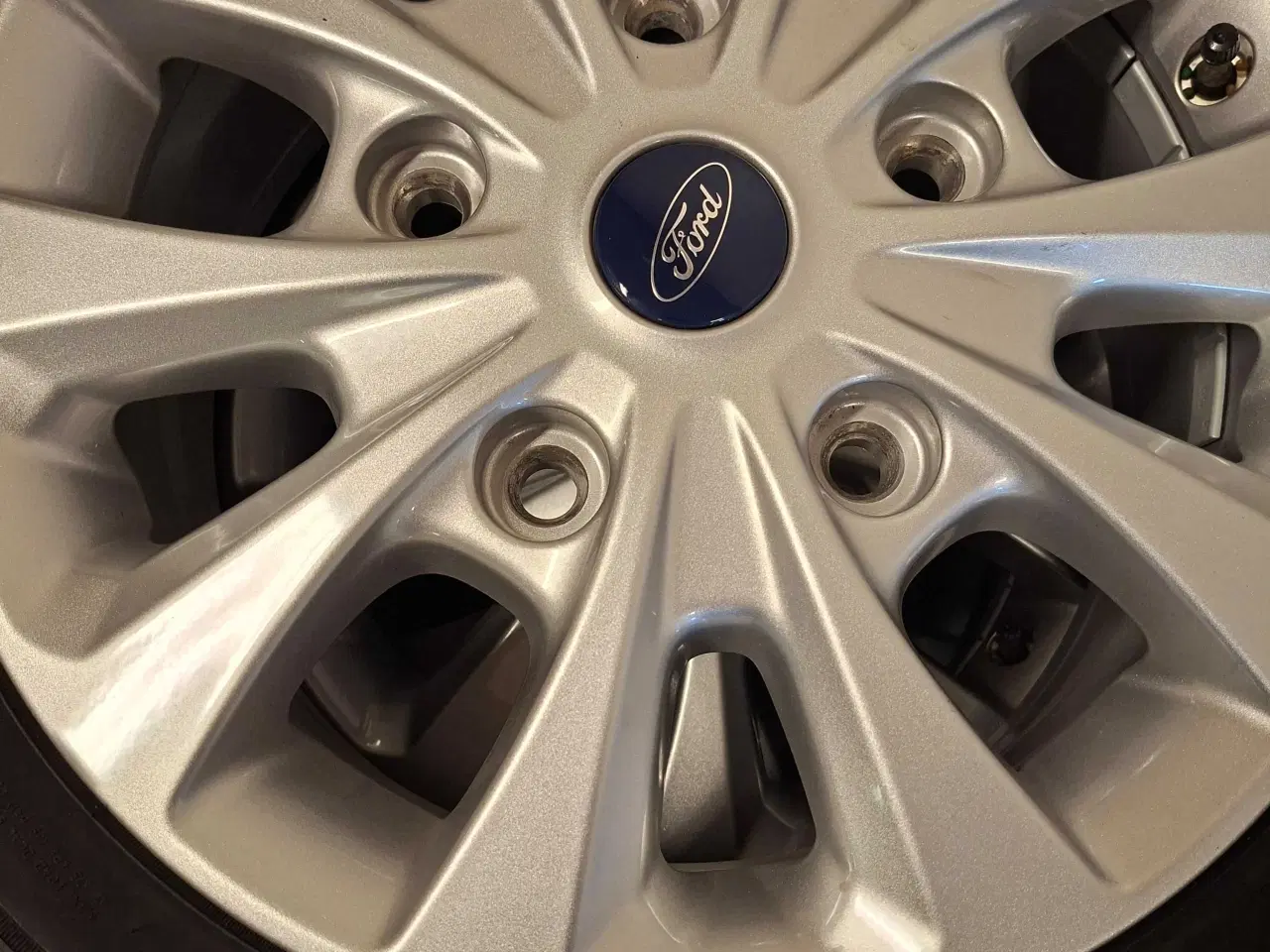 Billede 7 - Alufælge med dæk Ford Transit Custom 16 tommer nye