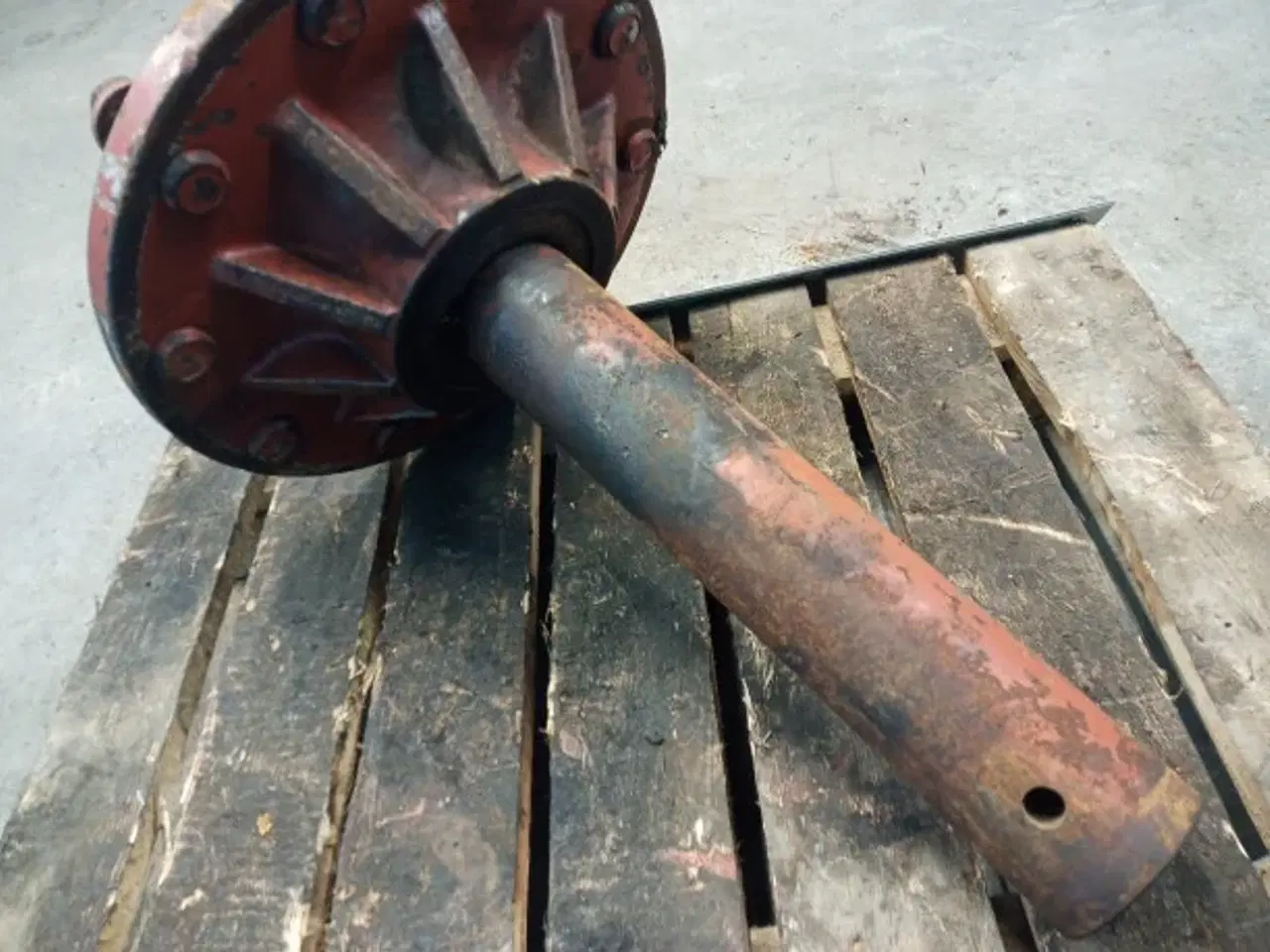 Billede 4 - Hesston 4900 Hjulnav 700112940