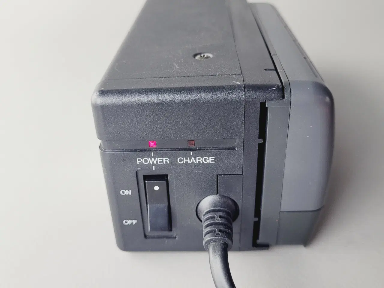 Billede 1 - ⭐️· 📷 JVC Oplader & Batteri (AA-V2EG / BN-V5GU) 