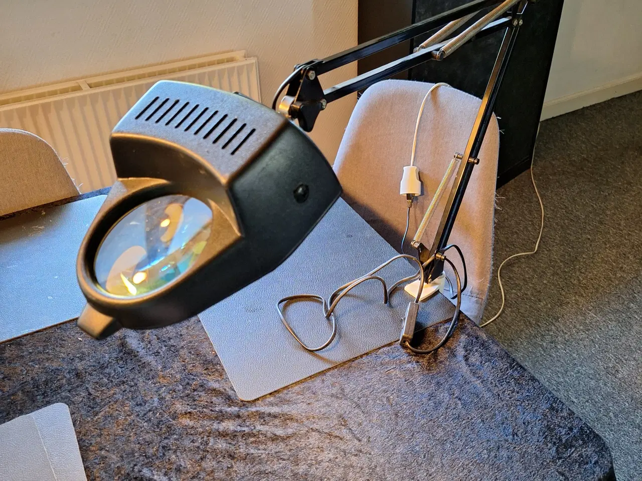 Billede 1 - lampe med forstørrelsesglas