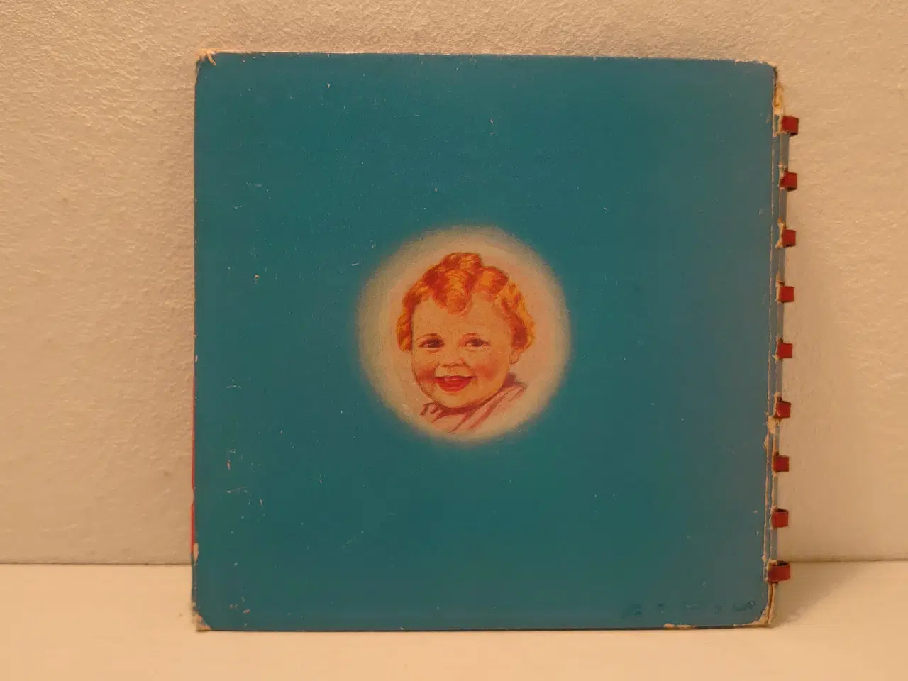 Billede 2 - Peggy Star: Look here. ill.C. Schaare.Foldud sider