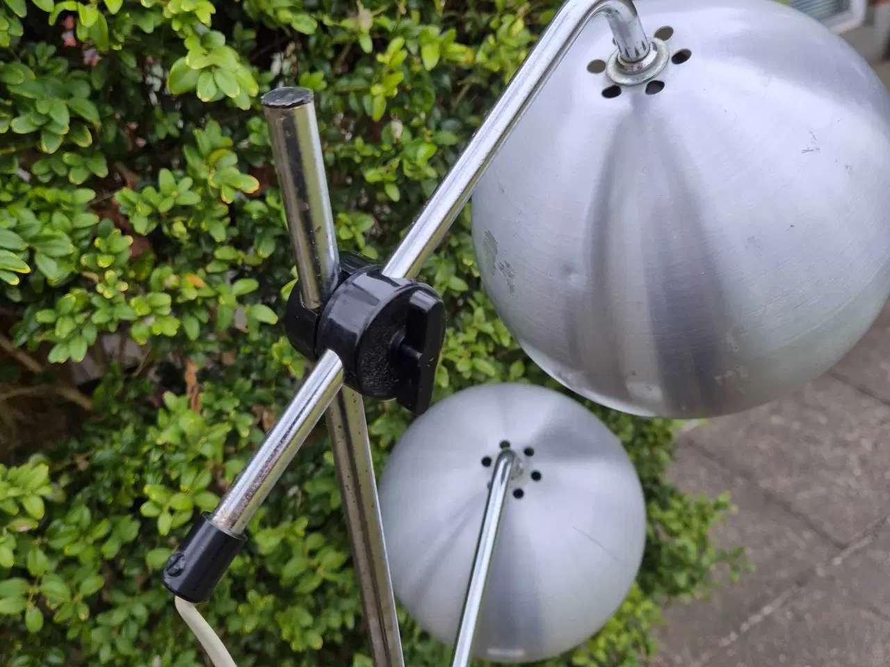 Billede 10 - Retrolampe med skønne kugleskærme 