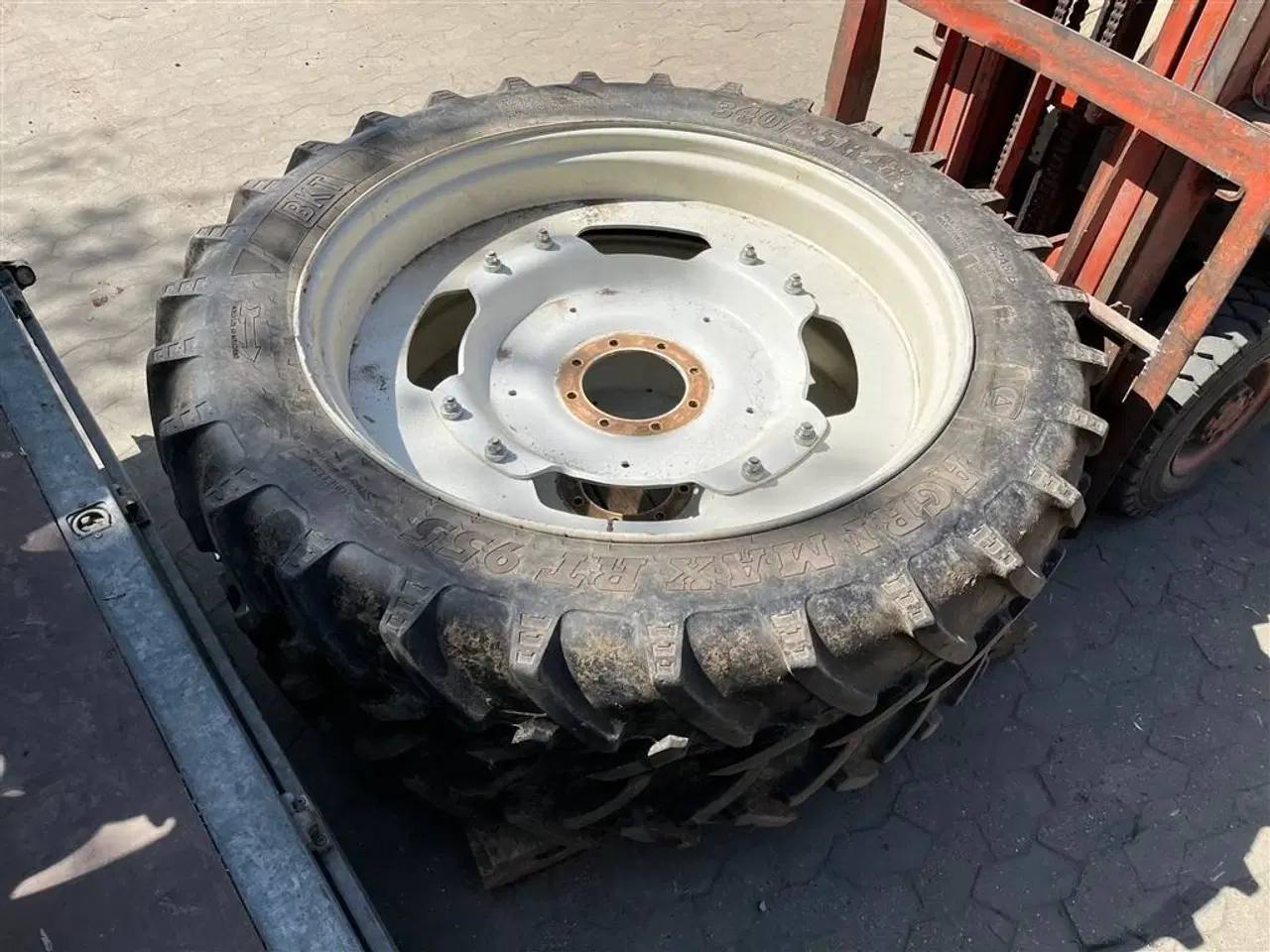 Billede 5 - BKT 340/85R48 For 320/90 R32 kompletsæt