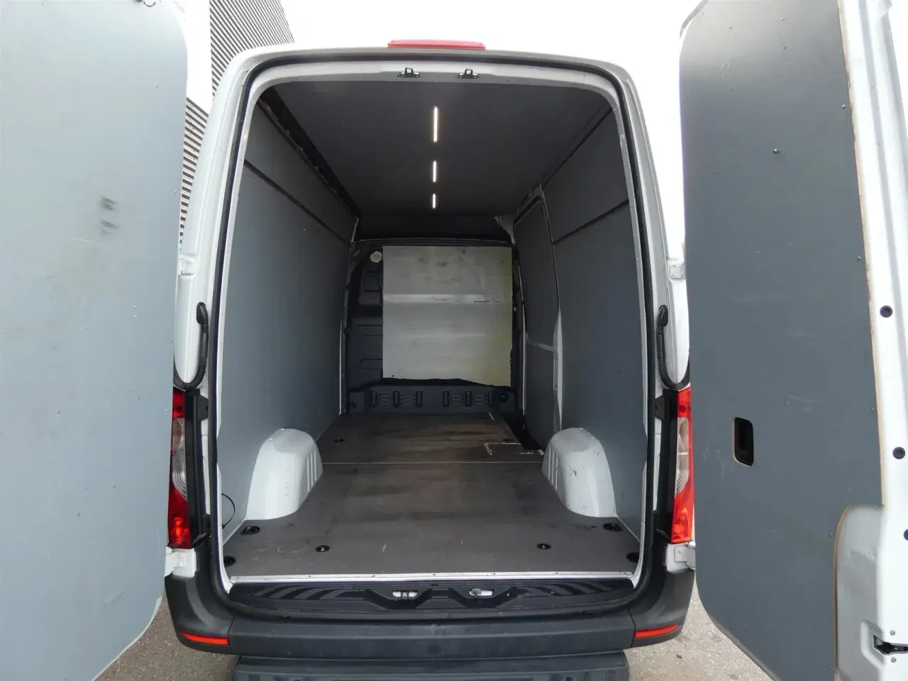Billede 8 - Mercedes-Benz Sprinter 316 2,1 CDI A2 H2 RWD 163HK Van 6g