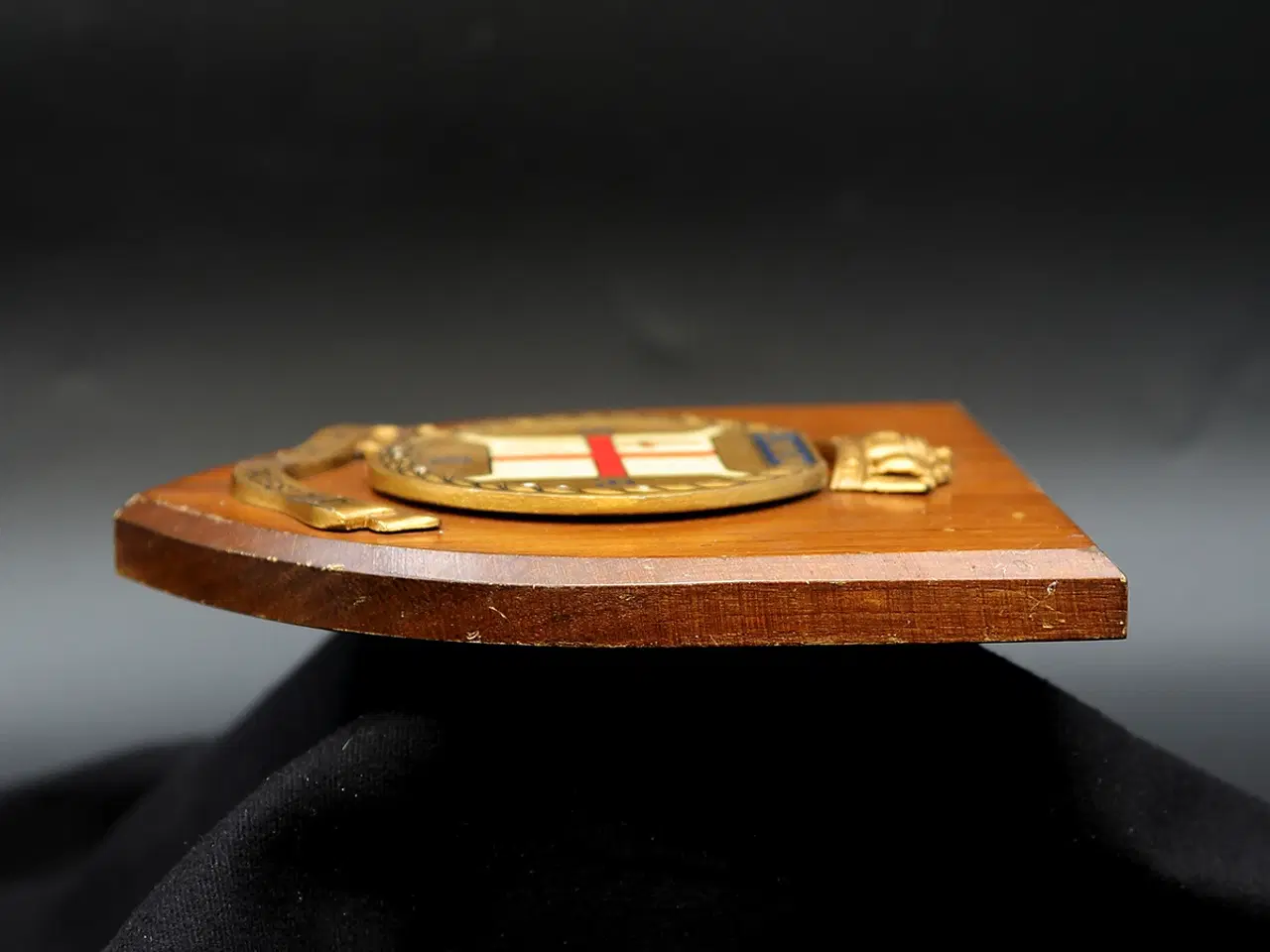 Billede 3 - HMS President Royal Navy skjold