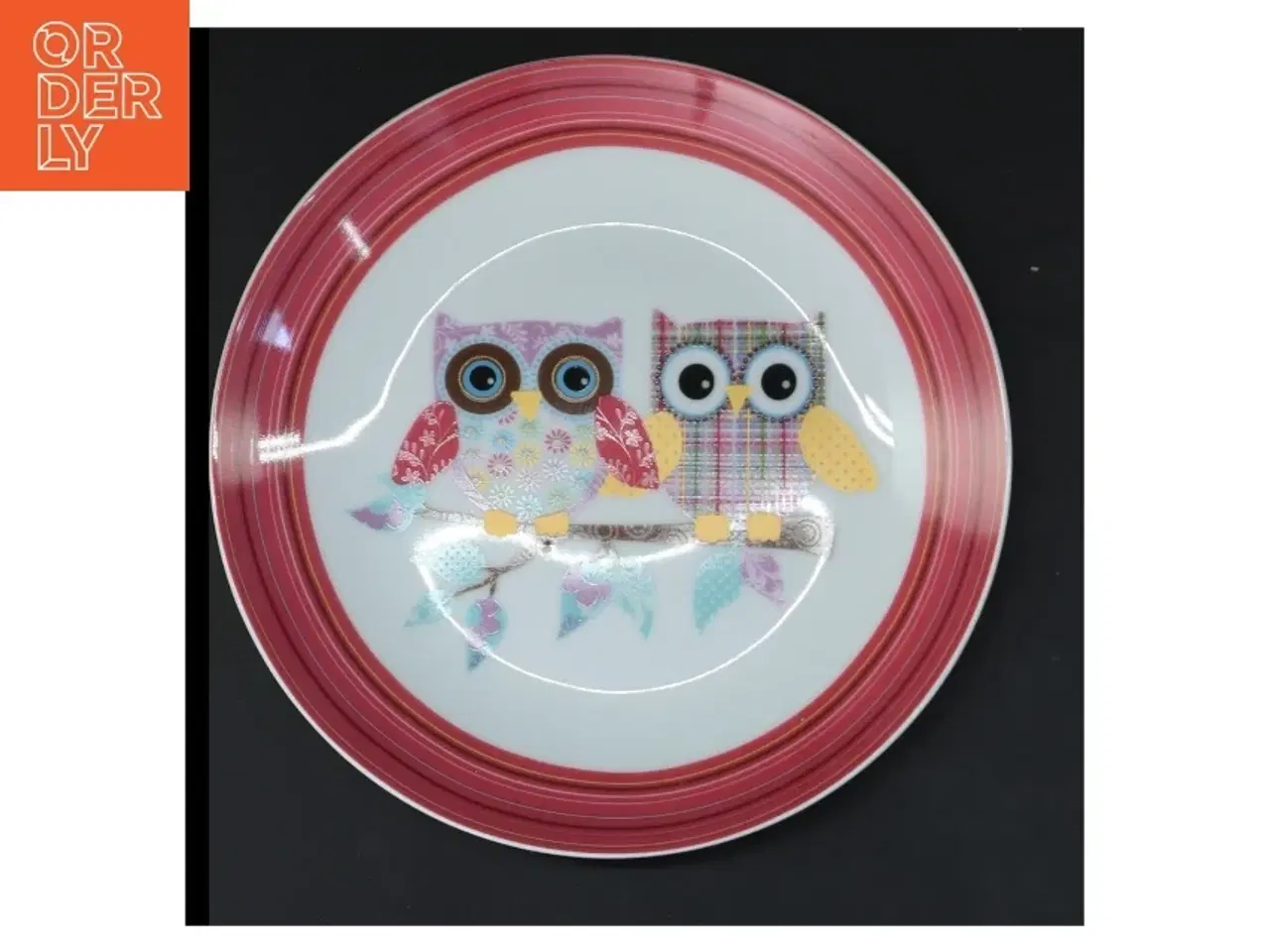 Billede 3 - Sæt af tallerkener med uglemotiver (str. Ø 20 cm)