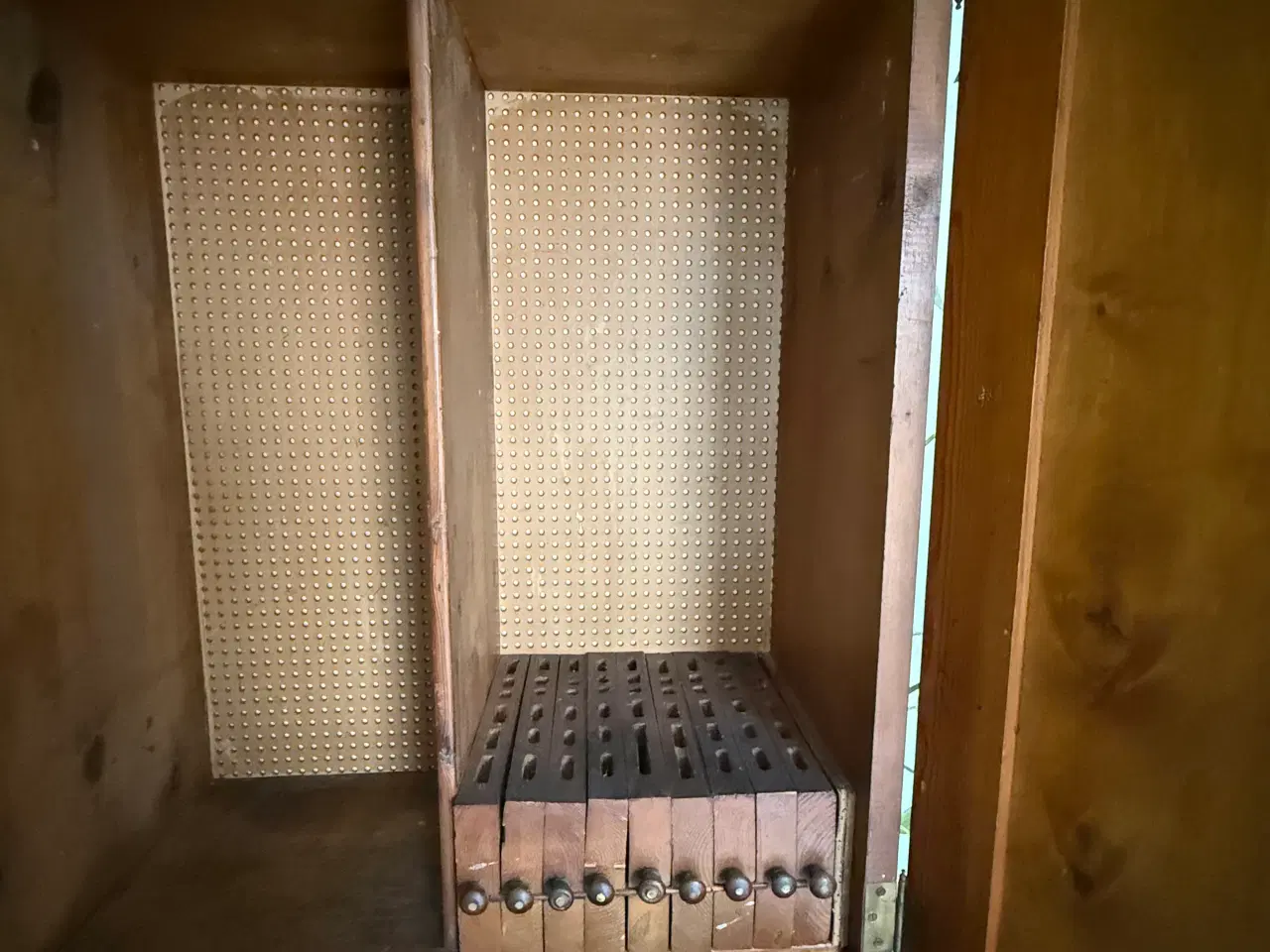 Billede 4 - Gammeldags køkken chatol skab