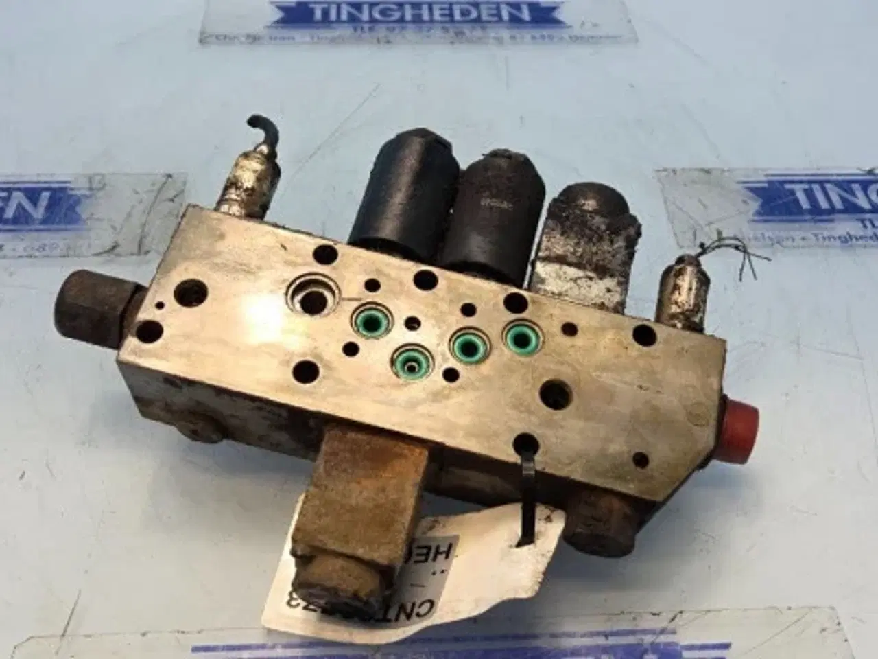 Billede 2 - Valtra  S394   Ventil   G954100600011