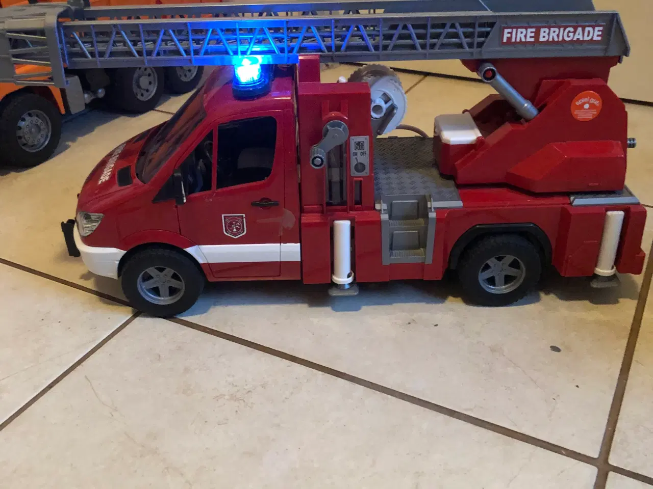 Billede 1 - Flot Bruder brandbil