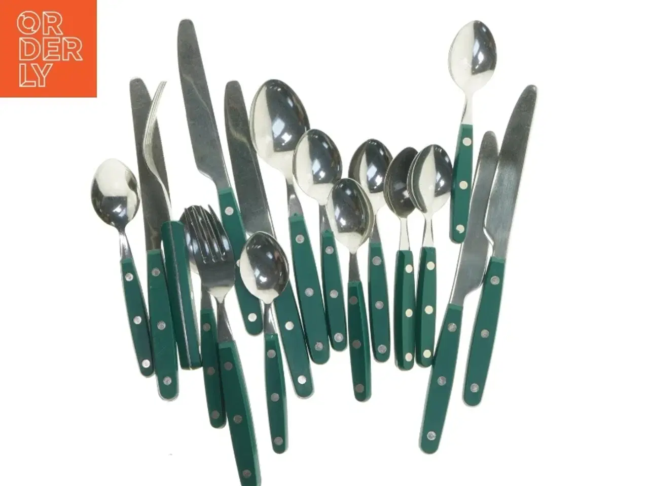 Billede 1 - Sæt bestik med grønne håndtag fra Abert (str. 5 knive. 23 cm. 2. gafler. 20 cm. 1 stor ske. 20 cm. 9 små sker. 15 cm)