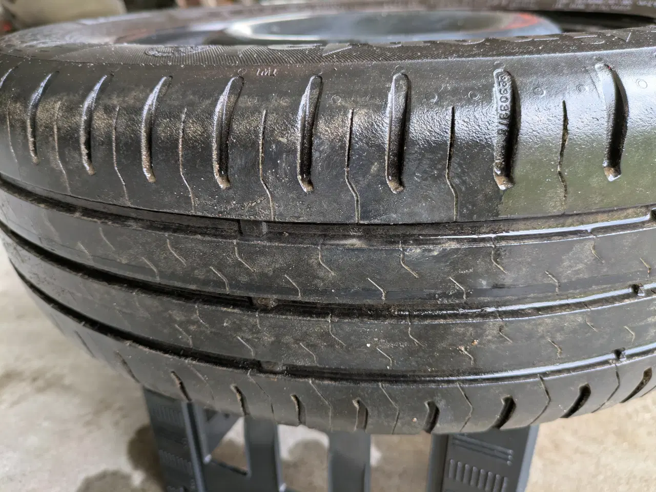 Billede 3 - Continental sommerdæk på fælge - 165/60X15 H