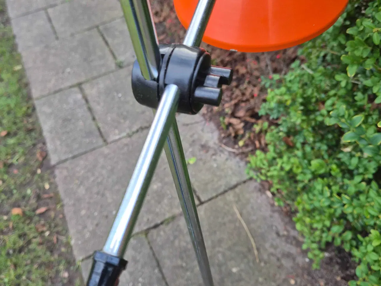 Billede 9 - Orange gulvlampe med skærm som på en arkitektlampe