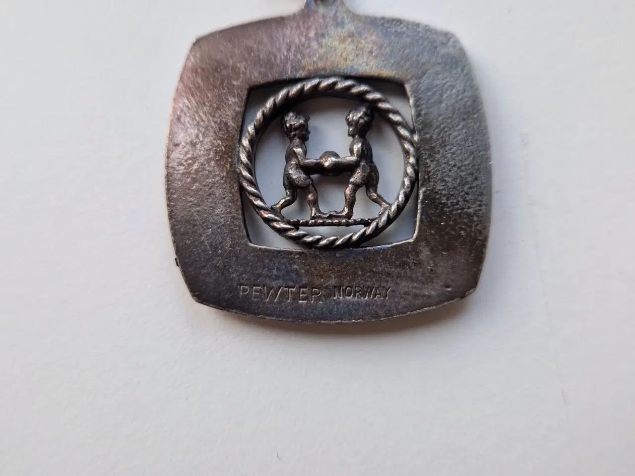 Billede 2 - Kæde med stjernetegn i tin