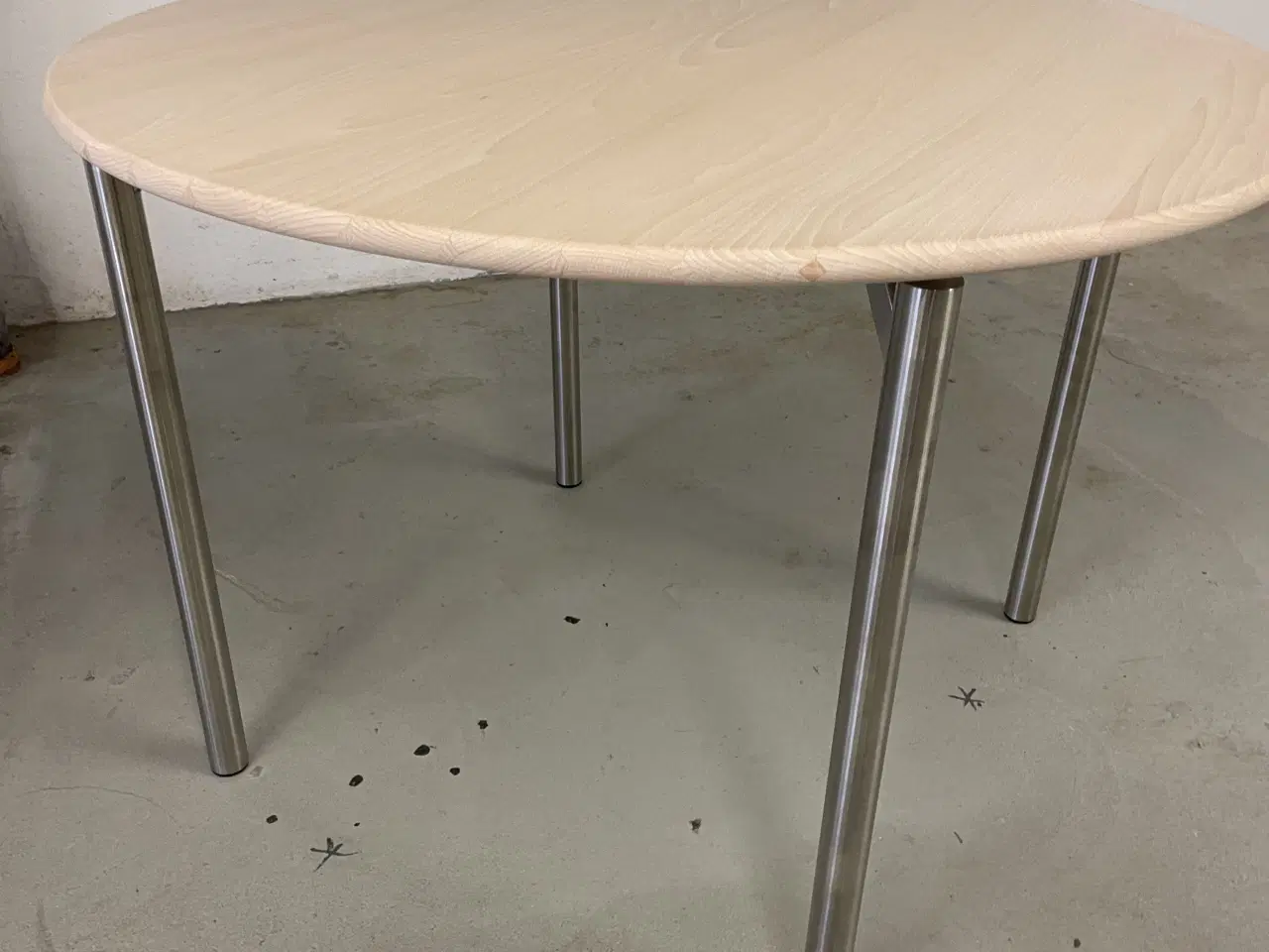 Billede 1 - Helt ny spisebord i massiv bøg