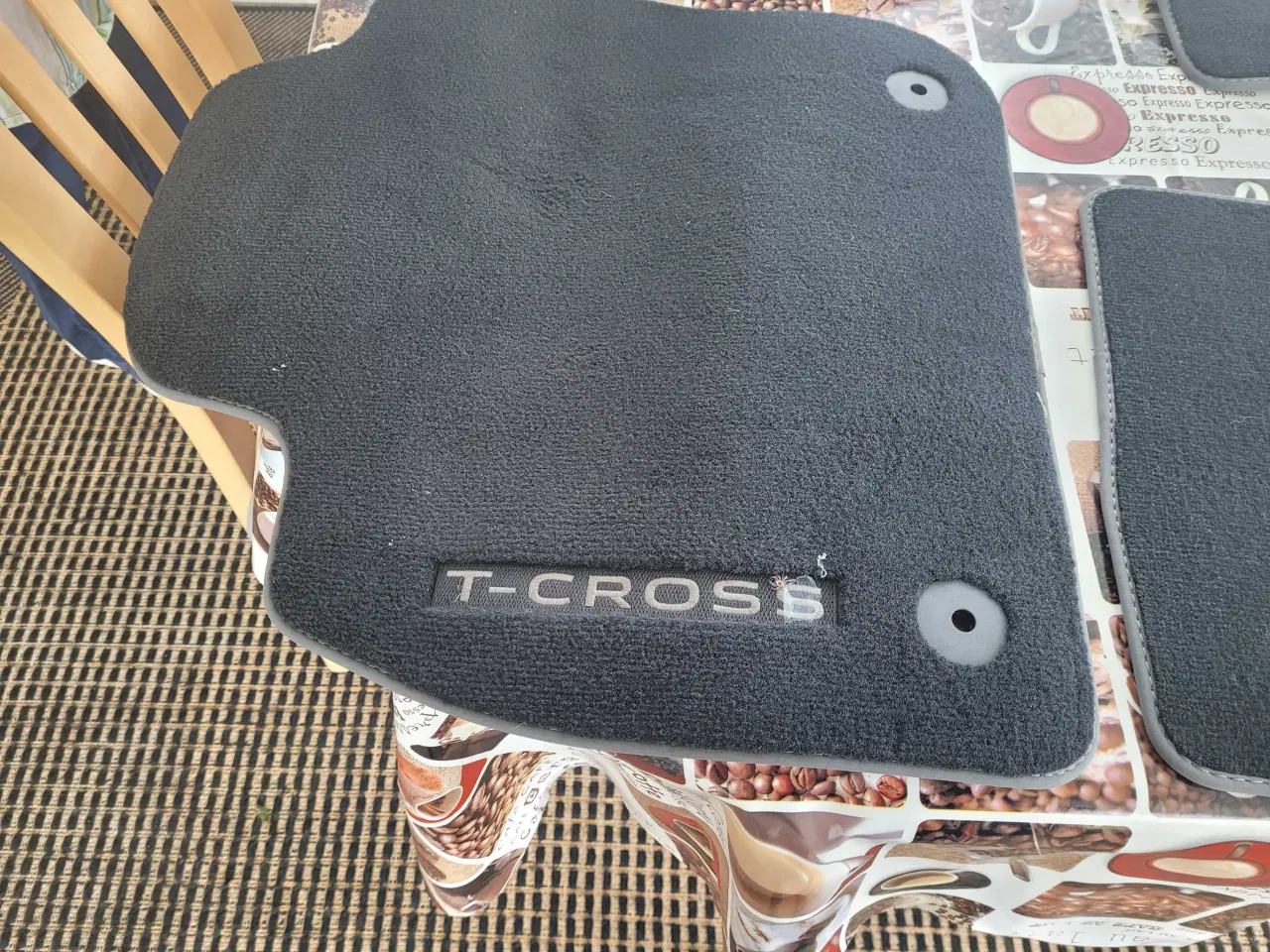 Billede 1 - T-cross måtter aldrig brugt sælges for 400 kr