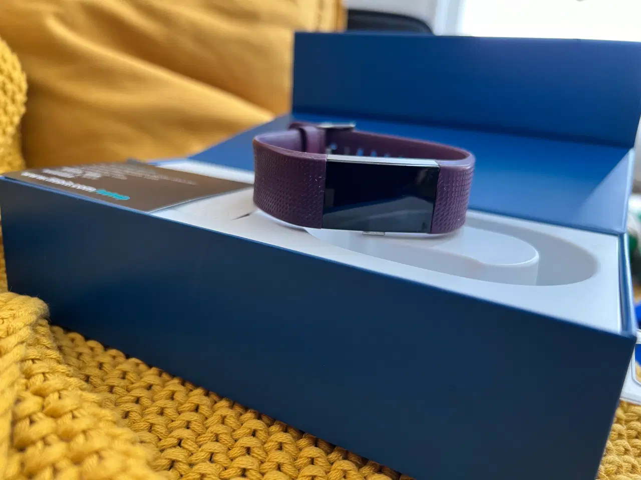 Billede 2 - Fitbit Charge 2 med lilla rem