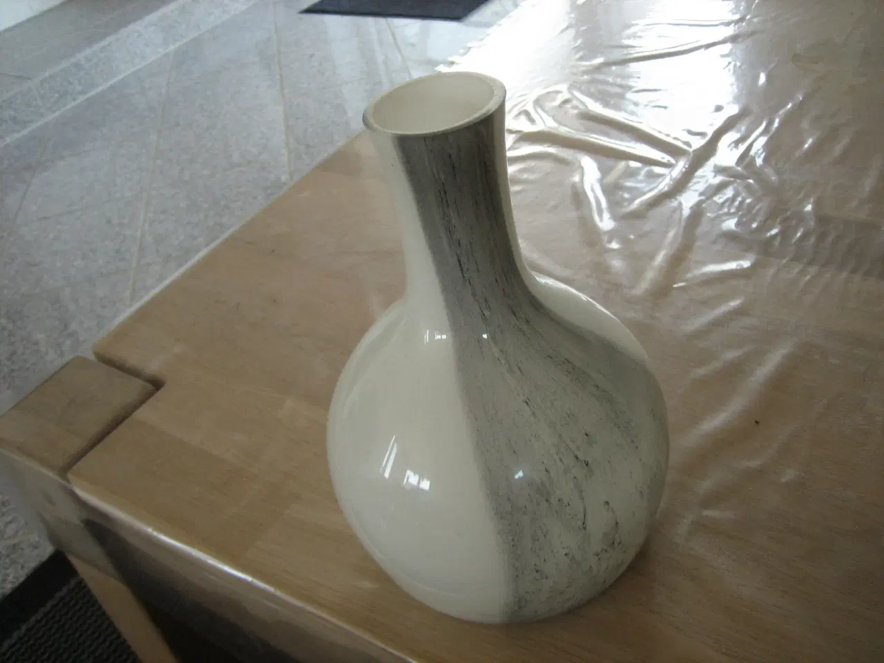 Billede 1 - Glas Vase I Hvid