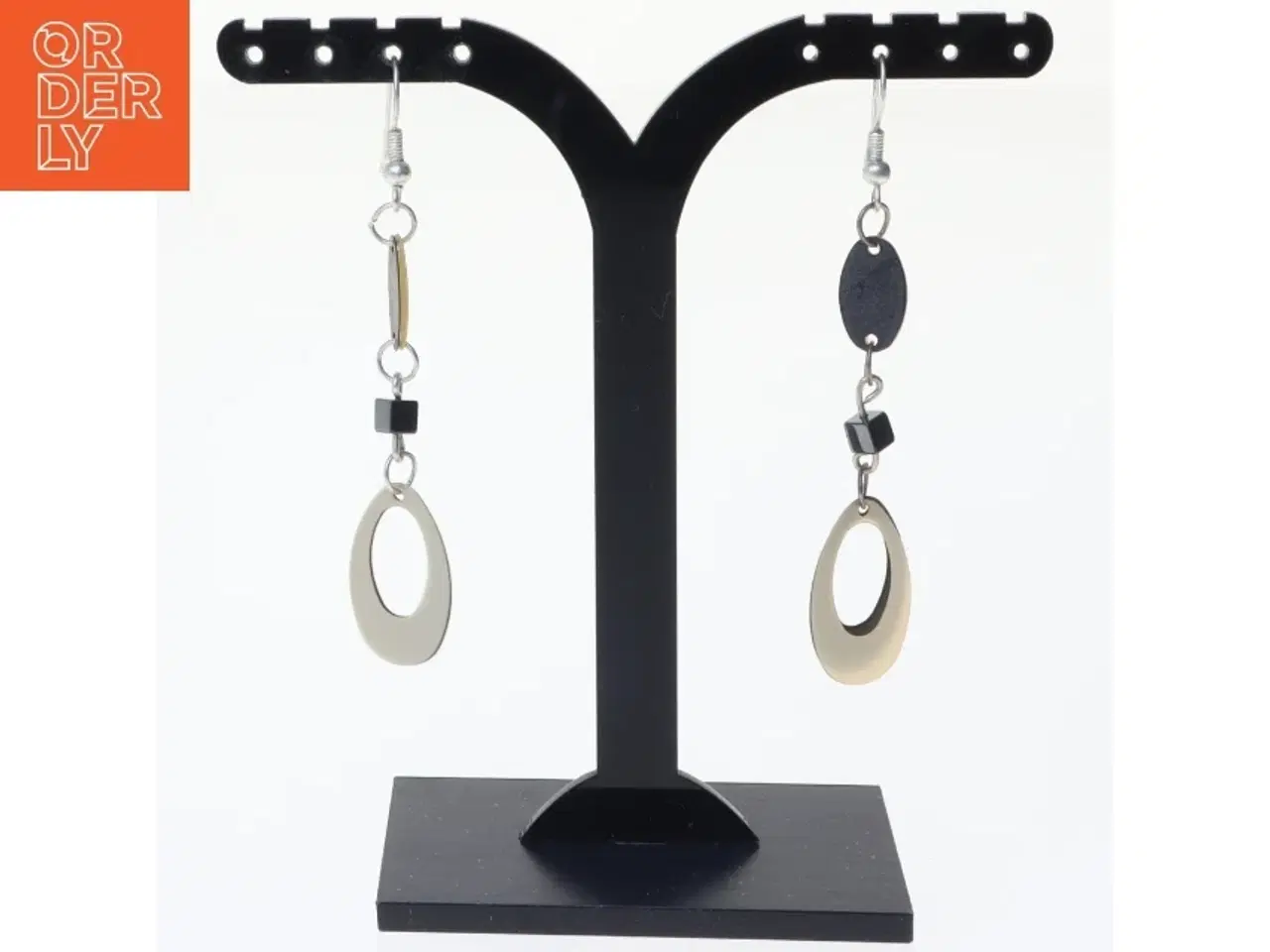 Billede 1 - Øreringe med oval vedhæng (str. 7 x 1 cm)