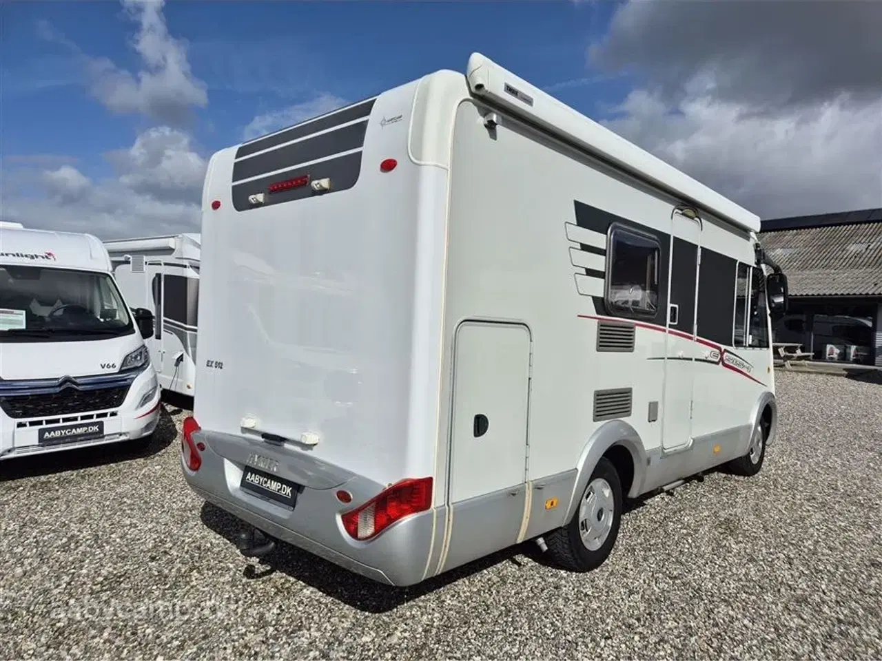 Billede 2 - 2010 - Hymer Exsis I 512   Markise. luft undervogn bagpå. elektrisk støtteben. Maxfann. Helårsdæk. undervognsbehandlet. Holder syn til December 2026!!!  SÆLGES KUN TIL CVR...