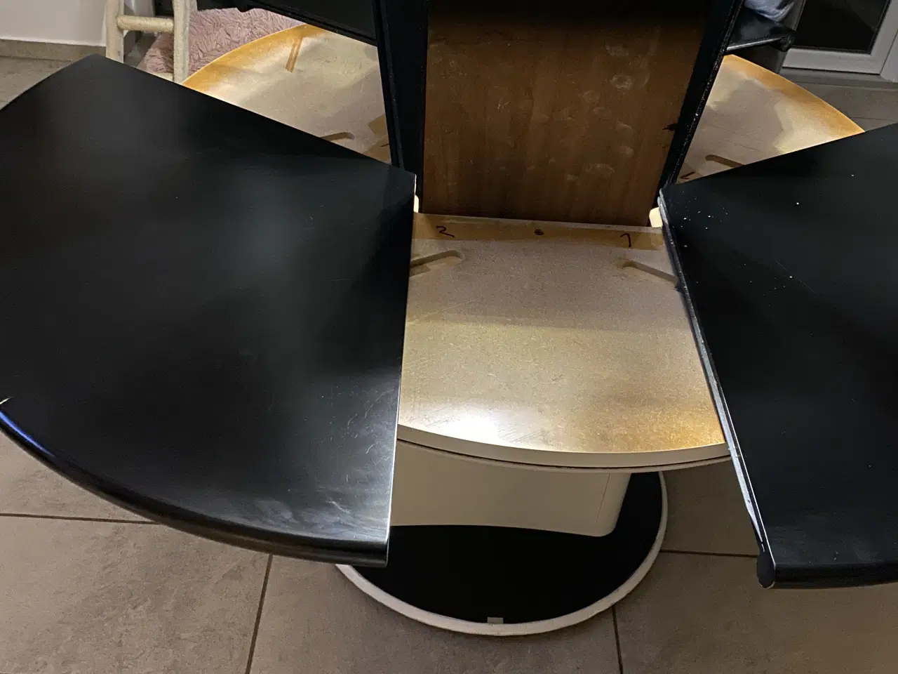 Billede 11 - Design bord og 8 stoler