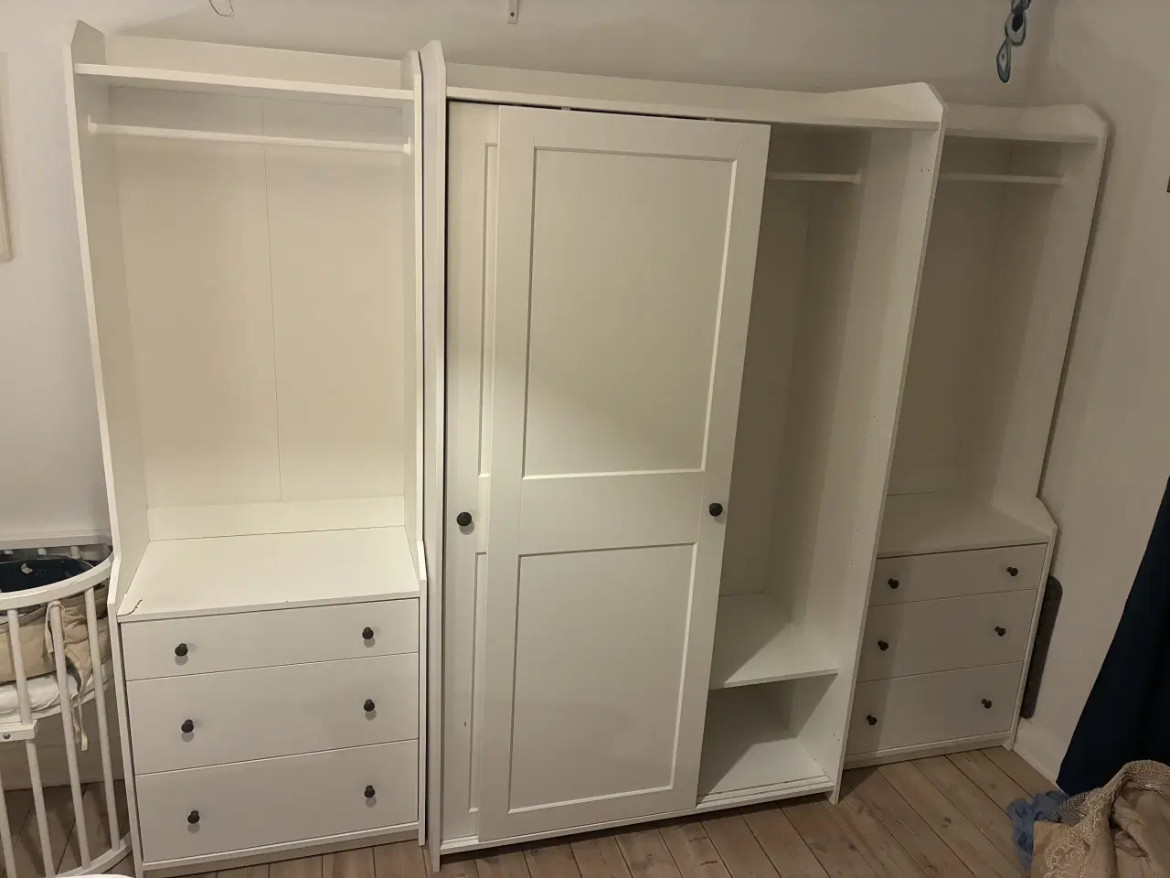 Billede 1 - Hauga garderobeskab - gratis 