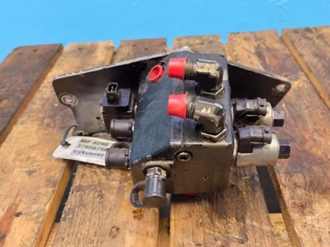 Billede 14 - Massey Ferguson 6290 Trykventil 3795675M13