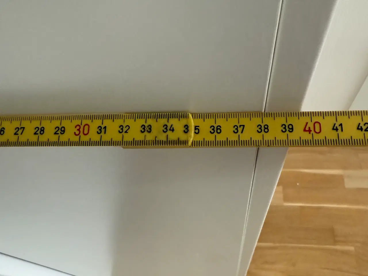 Billede 9 - Fire hvide praktiske pæne tøjskabe