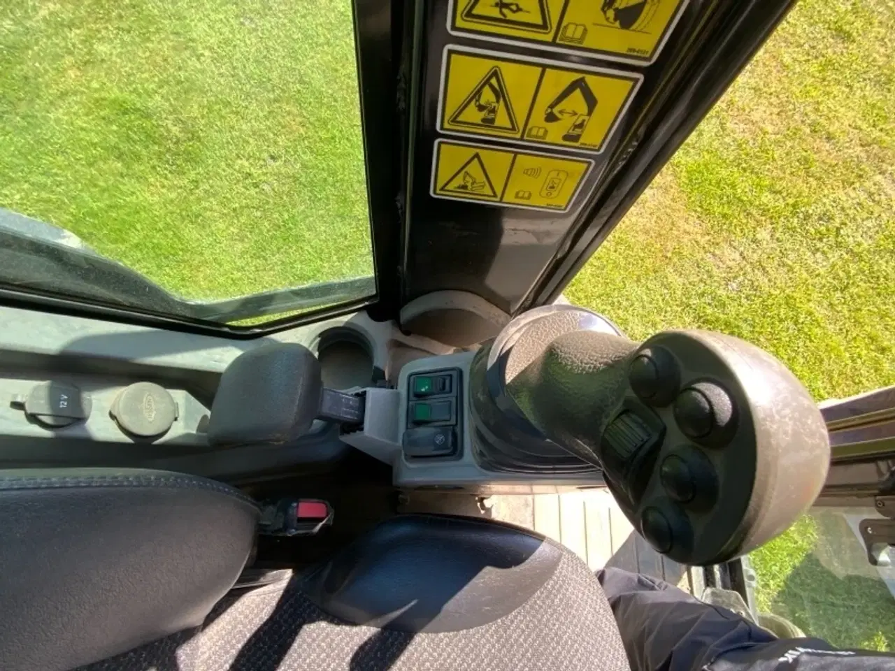 Billede 3 - CAT 305E2 gravemaskine med Rototilt og redskaber