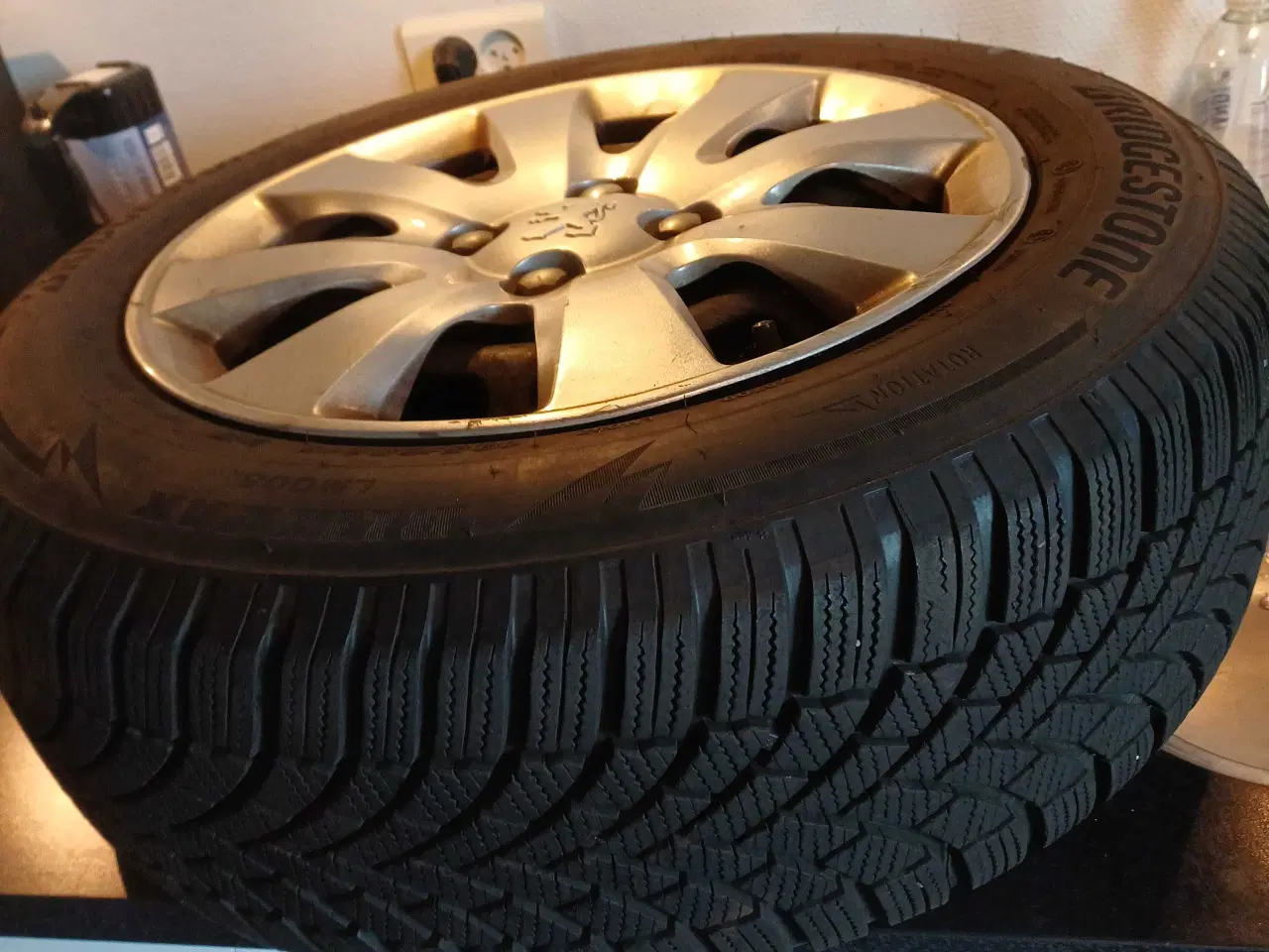 Billede 1 - Flotte vinterhjul der har kørt på peugeot 308.