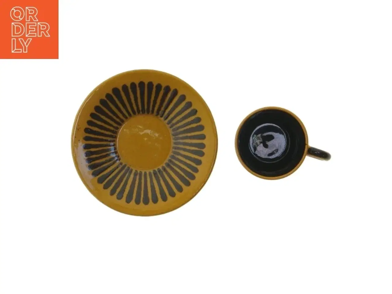 Billede 3 - Retro Kaffekop med underkop (str. Tallerken. ø. 11,5 cm. kop. ø. 5,5 cm. længde. 5,5 cm)