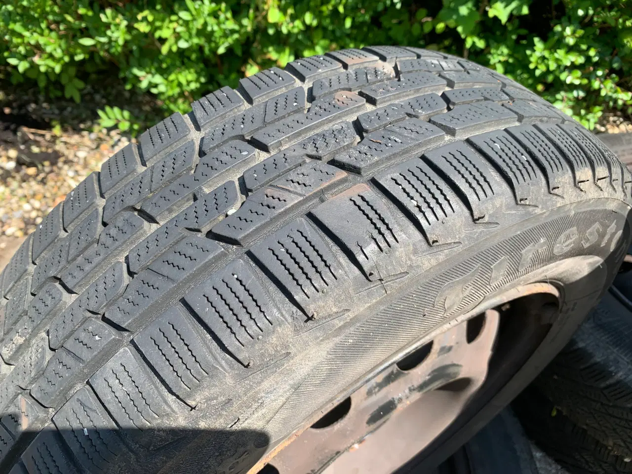Billede 3 - 4 vinterdæk på fælge 175/70-14