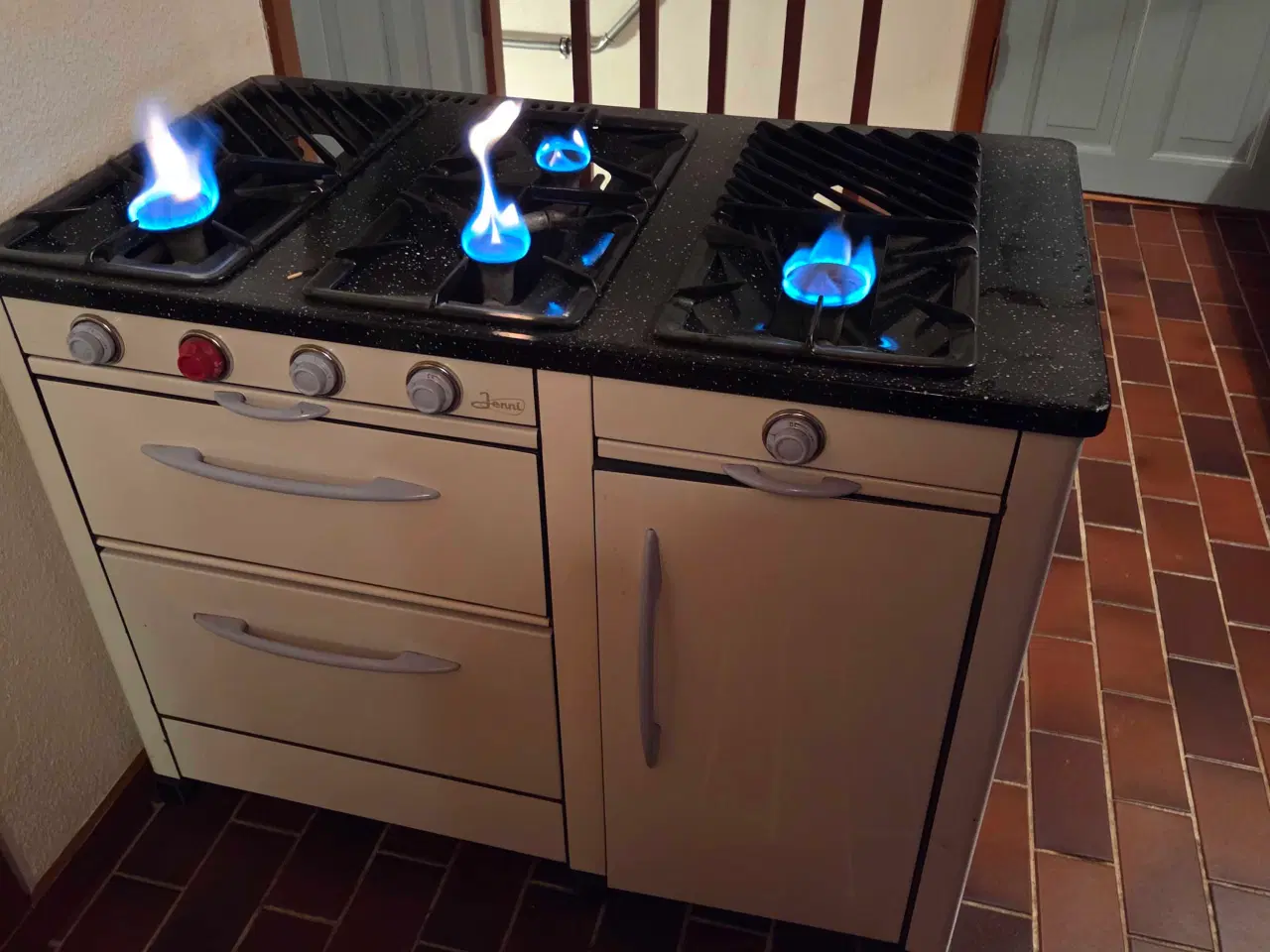 Billede 4 - Jenni gaskomfur 