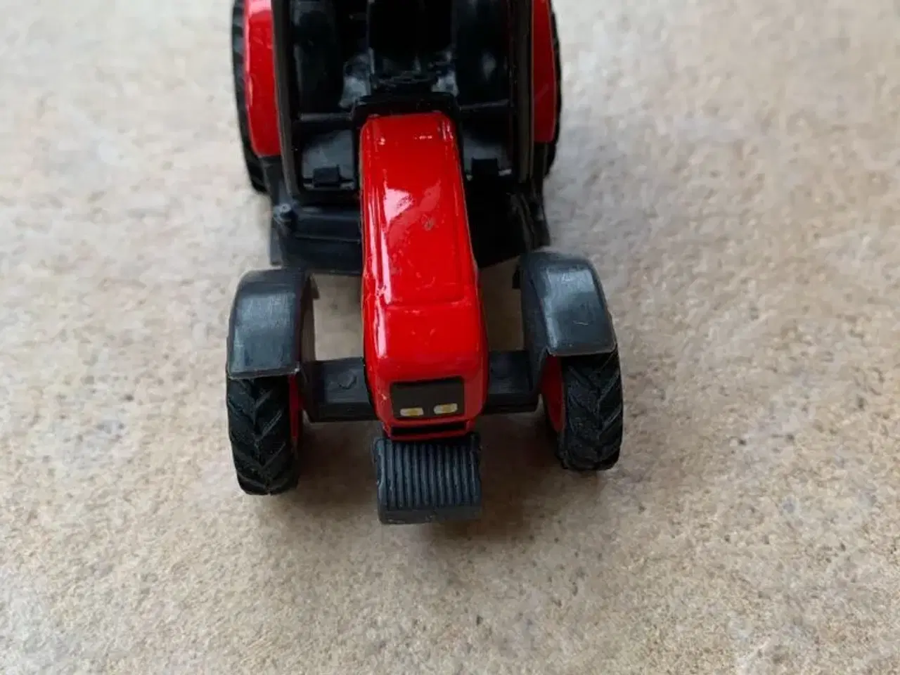 Billede 2 - Dison GR. Traktor i rød