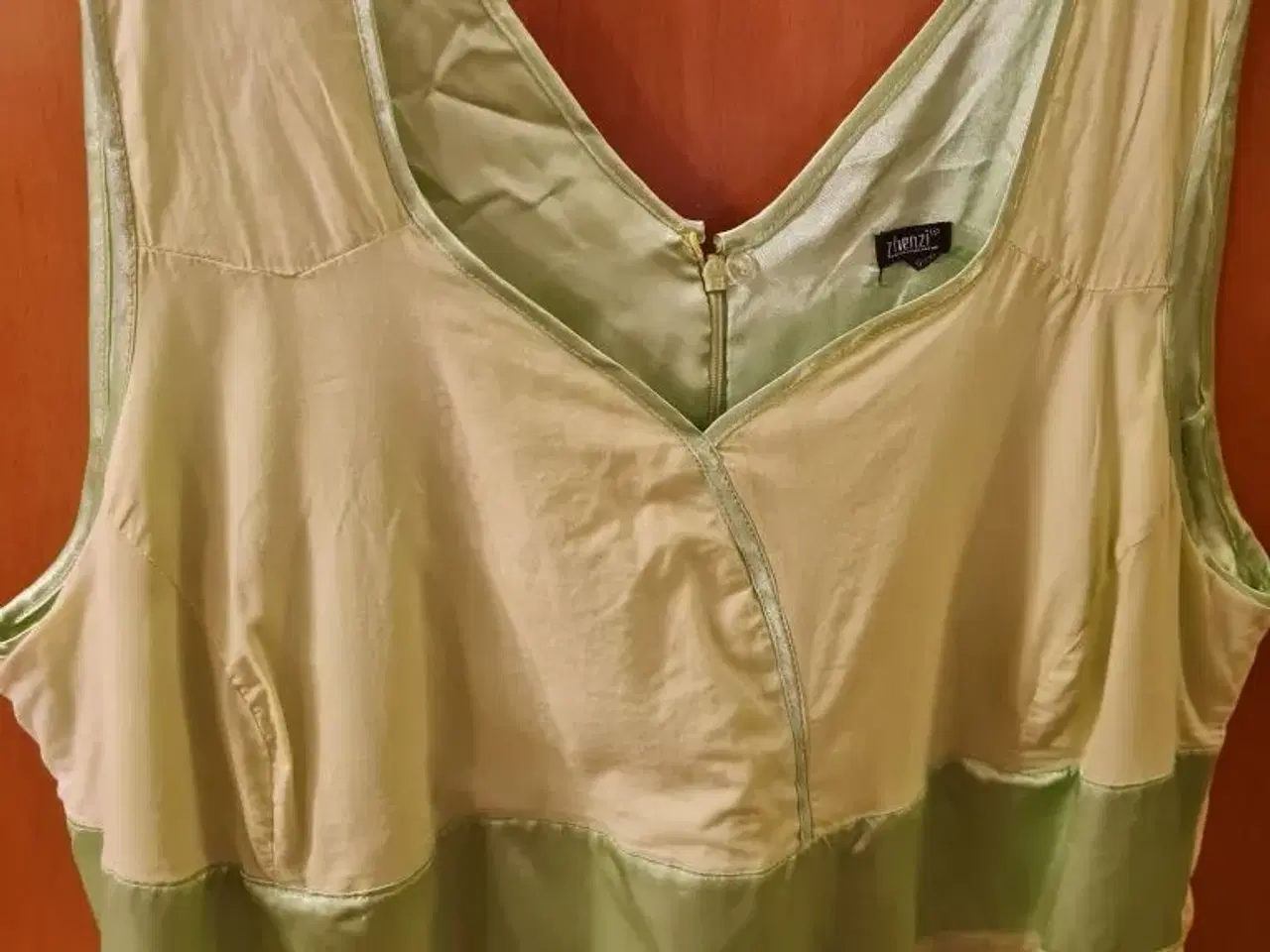 Billede 4 - Limegrøn kjole str xl 54 fra Zhenzi