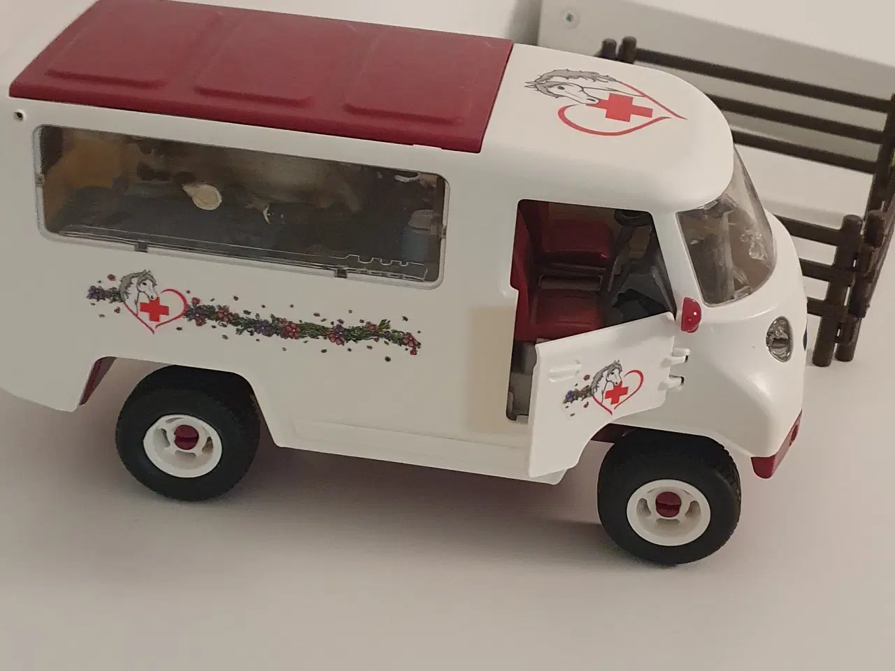 Billede 7 - Schleich dyrlægebil med hest, føl